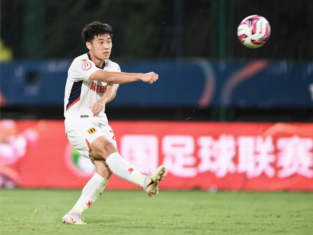 他已經年過